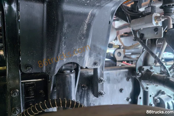 Dongfeng Commercial Vehicle Tianlong KL Heavy Truck 500 hp 4X2(6 wheels) LNG Automatic Tractor Truck (China VI) Chassis (3) | 86Trucks
