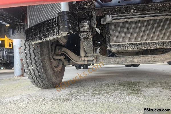 Foton Times Linghang G6 2.7L CNG 190 hp 4X2(6 wheels) WLY 6-speed 4.17m single-row flatbed light truck Chassis (2) | 86Trucks