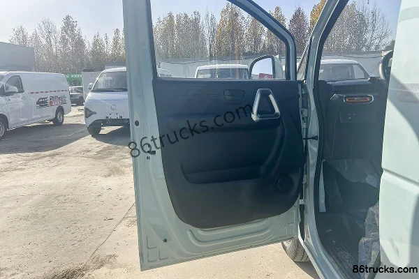 Dongfeng Ruilida V8E 2025 2-Seat Electric Panel Van CATL 41.86kWh Cab (2) | 86Trucks