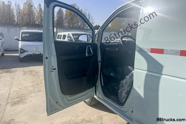 Dongfeng Ruilida V8E 2025 2-Seat Electric Panel Van CATL 41.86kWh Cab (1) | 86Trucks