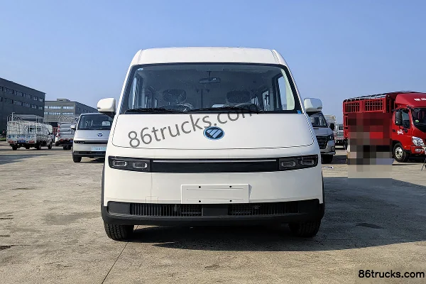 Tuyano Fengjing i9 2025 Smart Edition 6-Seat High Roof Pure Electric Light Bus, Aiyike 51.52kWh Exterior (2) | 86Trucks