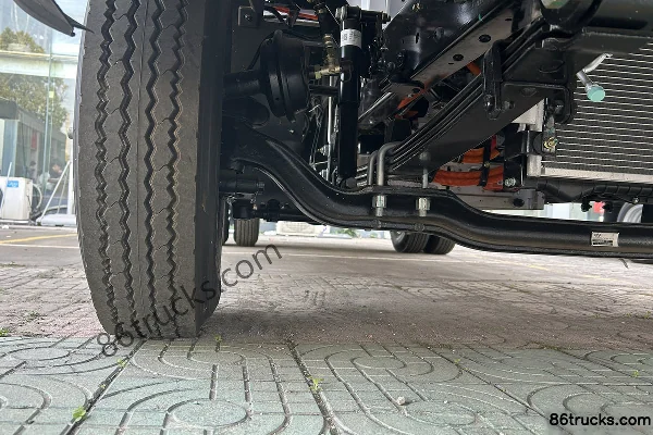 Karry Lingmi 4.5T 4.2m Single Row Pure Electric Stake Truck CATL 100.46kWh 4X2(6 wheels) Chassis (2) | 86Trucks