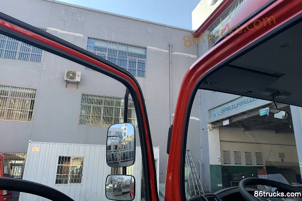 FAW Jiefang Hu VR 122 hp 4X2(6 wheels) 3.7m single-row stake truck (China VI) Cab (2) | 86Trucks