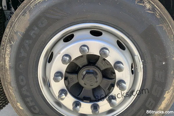 Auman GTL Star Wing Edition 6X4(10 wheels) Battery Swap Electric Tractor Truck CATL 600kWh Chassis (1) | 86Trucks