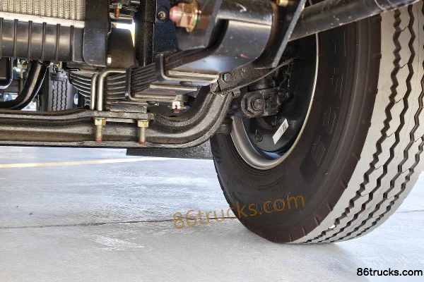Jiangxi Isuzu Yifang EC7 116 hp 4X2(6 wheels) 4.17m single-row flatbed light truck (China VI) Chassis (3) | 86Trucks