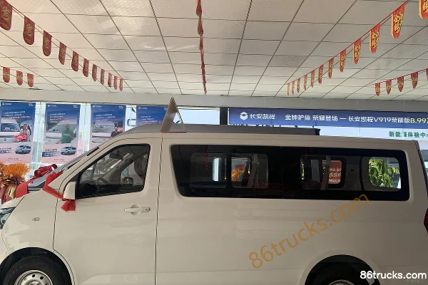 Ankai Ruixing EM80 2025 New Generation Cargo Comfort 6-Seat Pure Electric Side-Opening Doors Light Bus CATL 41.86kWh Cargo Box (1) | 86Truck