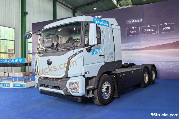 Yutong T400 6X4(10 wheels) Electric Tractor Truck CATL 400kWh Exterior (3) | 86Trucks