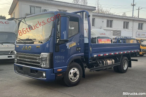 JAC Shuailing S7 160 hp 4X2(6 wheels) 4.18m Single Row Flatbed Light Truck (China VI) Exterior (3) | 86Trucks