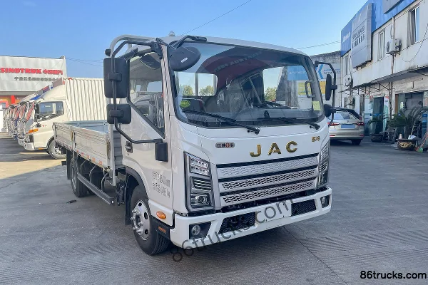 JAC A7 2.7L CNG 190 hp 4X2(6 wheels) Fast Gear 8-speed 3.85m semi-row flatbed light truck Exterior (2) | 86Trucks