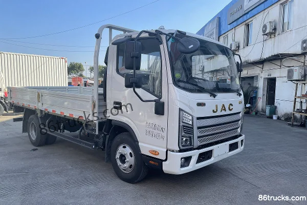JAC A7 2.7L CNG 190 hp 4X2(6 wheels) Fast Gear 8-speed 3.85m semi-row flatbed light truck Exterior