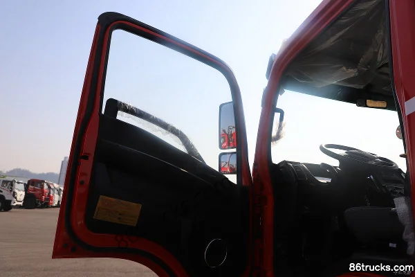 Dongfeng Tuoxing S3 3L Diesel 180 hp 4X2(6 wheels) Fast Gear 10-speed 3.8m Half-row Dump Truck Cab (1) | 86Trucks