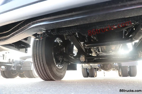 Dongfeng Changxing X9 15.5L LNG 640hp 6X4(10 wheels) Dongfeng 14-speed Tractor Truck Chassis (2) | 86Trucks