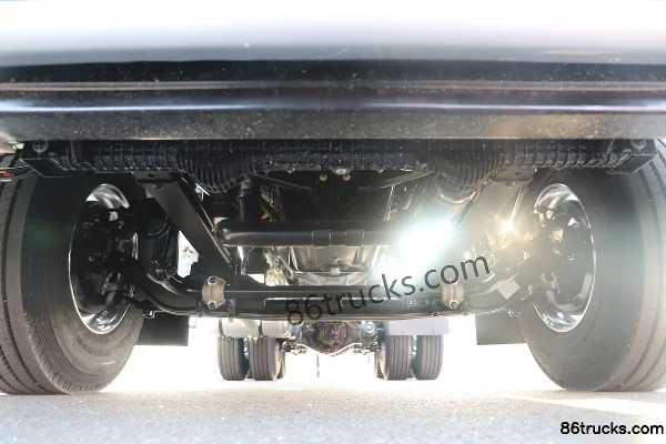 Dongfeng Changxing X9 15.5L LNG 640hp 6X4(10 wheels) Dongfeng 14-speed Tractor Truck Chassis (1) | 86Trucks