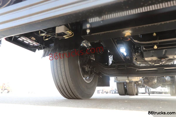 Dongfeng Changxing D7V 480hp 6X4(10 wheels) LNG tractor truck (Weichai)(1000L) Chassis (2) | 86Trucks