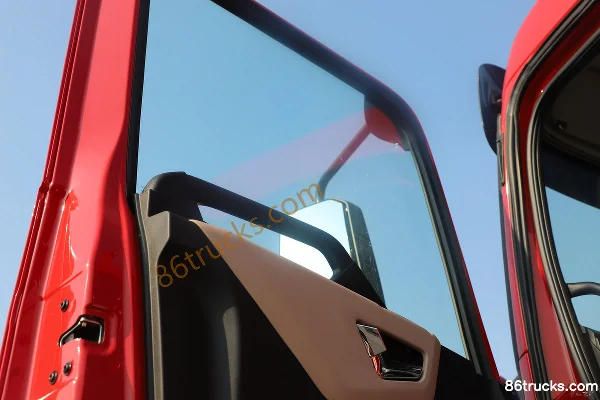 Dongfeng Tuoxing X3 6.8L Diesel 300hp 4X2(6 wheels) 12-Speed 4.8m Dump Truck Cab (2) | 86Trucks