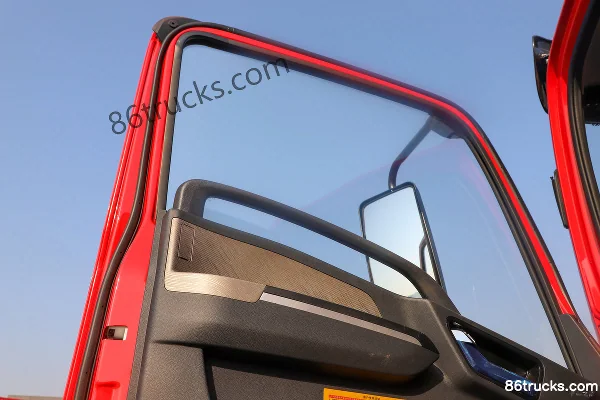 Dongfeng Tuoxing X1 3L Diesel 180 hp 4X2(6 wheels) Fast Gear 10-Speed 3.8m Dump Truck Cab (2) | 86Trucks