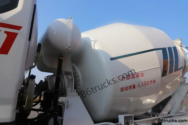 Dongfeng Tuoxing X1 220 hp 4X2(6 wheels) Diesel Concrete Mixer Truck Body (1) | 86Trucks