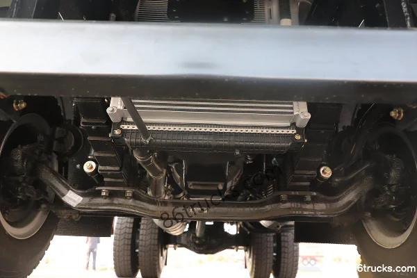 Dongfeng Tuoxing S3 PLUS 4.3L Diesel 220 hp 4X2(6 wheels) Fast Gear 10-speed 3.9m Cab-over Dump Truck Chassis (1) | 86Trucks