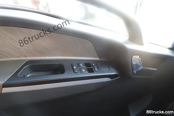 Dongfeng Tuoxing X1 4X2(6 wheels) Single Row Electric Dump Truck CATL 180.87kWh Cab (3) | 86Trucks