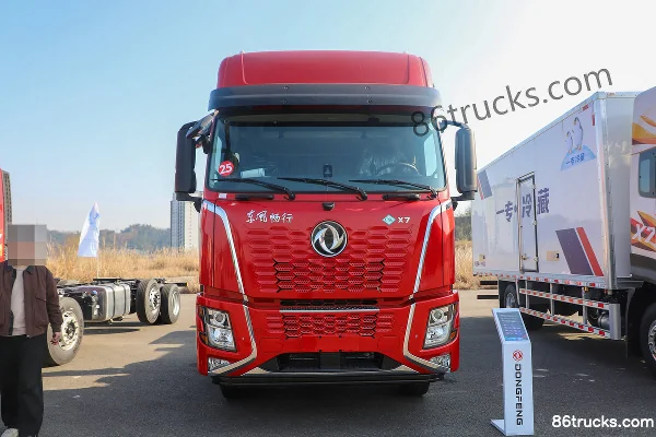 Dongfeng Changxing X7 12.9L CNG 520 hp 8X4(12 wheels) Dongfeng 14-speed 9.6m Flatbed Cargo Truck Exterior (2) | 86Trucks