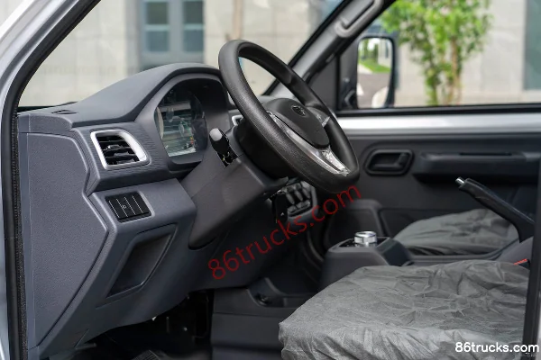 Leichi T30 Plus 2026 Model Comfort Edition 3.8m Single Row Pure Electric Flatbed Mini Truck EVE 65.66kWh 4X2(6 wheels) Cab (2) | 86Trucks