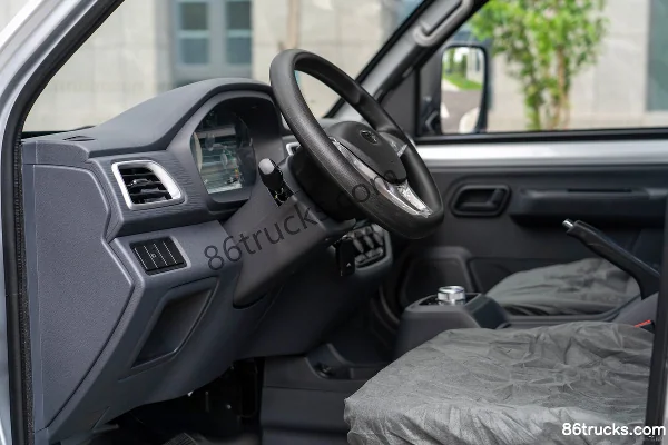 Leichi T30 Plus 2026 Comfort Edition 3.8m Single Row Pure Electric Van Mini Truck EVE 65.66kWh 4X2(6 wheels) Cab (2) | 86Trucks