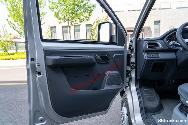 Leichi T30 Plus 2026 Comfort Edition 3.8m Single Row Pure Electric Van Mini Truck EVE 65.66kWh 4X2(6 wheels) Cab (1) | 86Trucks