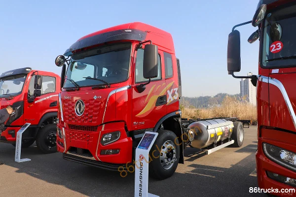 Dongfeng Changxing X3 6,9 L LNG 280 ch 4X2(6 roues) Fast Gear 8 vitesses camion porteur Extérieur (2) | 86Trucks