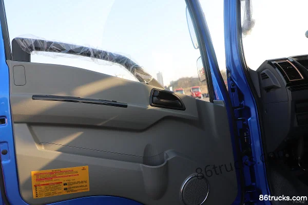 Dongfeng Tuoxing S1 Plus 2025 180 hp 4X2(6 wheels) Fast Gear 10-speed 2.75m single-row dump truck Cab (3) | 86Trucks