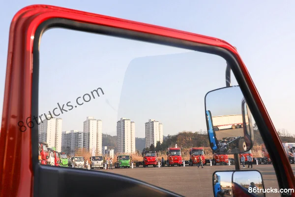 Dongfeng Tuoxing S1 2.5L Diesel 160hp 4X2(6 wheels) Fast Gear 10-speed 3.5m Single Row Dump Truck Cab (2) | 86Trucks
