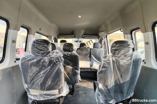SAIC MAXUS V80 2024 City Distribution King 147 hp 2.0T Diesel 3-Seat Short Wheelbase Ultra-Low Roof Panel Van Cargo Box (3) | 86Trucks