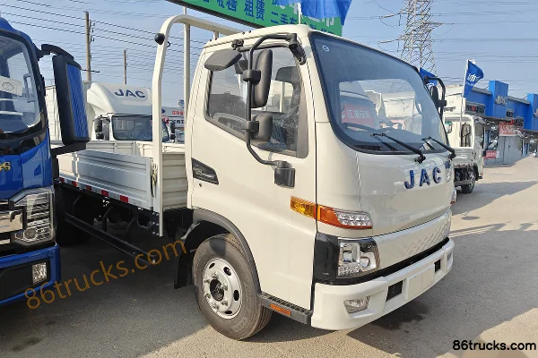 JAC Shuailing EV5 4.5T 4.22m Single Row Pure Electric Flatbed Light Truck 81.14kWh 4X2(6 wheels) Exterior