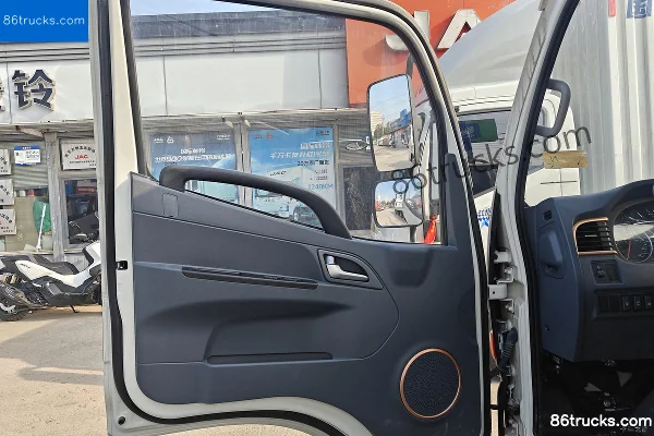 JAC Shuailing EV5 4.5T 4.22m Single Row Pure Electric Flatbed Light Truck 81.14kWh 4X2(6 wheels) Cab (1) | 86Trucks