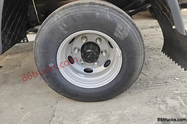 JAC Shuailing EV5 4.5T 4.22m Single Row Pure Electric Flatbed Light Truck 81.14kWh 4X2(6 wheels) Chassis (3) | 86Trucks