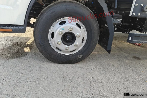 JAC Shuailing EV5 4.5T 4.22m Single Row Pure Electric Flatbed Light Truck 81.14kWh 4X2(6 wheels) Chassis (2) | 86Trucks