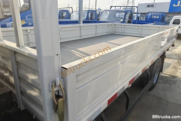 JAC Shuailing EV5 4.5T 4.22m Single Row Pure Electric Flatbed Light Truck 81.14kWh 4X2(6 wheels) Body (2) | 86Trucks
