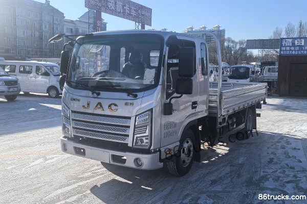 JAC A3 2.5L Diesel 160hp 4X2(6 wheels) Xingrui 5-Speed 3.47m Semi-Cab Flatbed Light Truck Exterior (3) | 86Trucks