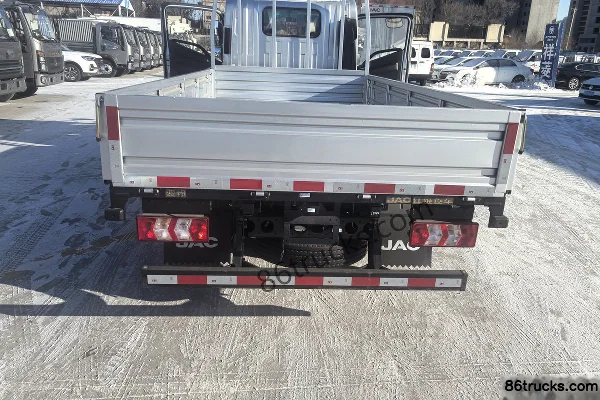 JAC A3 2.5L Diesel 160hp 4X2(6 wheels) Xingrui 5-Speed 3.47m Semi-Cab Flatbed Light Truck Body (1) | 86Trucks