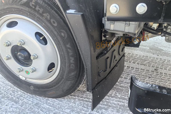 JAC A3 2.5L diesel 160 ch 4X2(6 roues) boîte 5 vitesses Xingrui camion léger plateau cabine simple 3,8 m Châssis (2) | 86Trucks