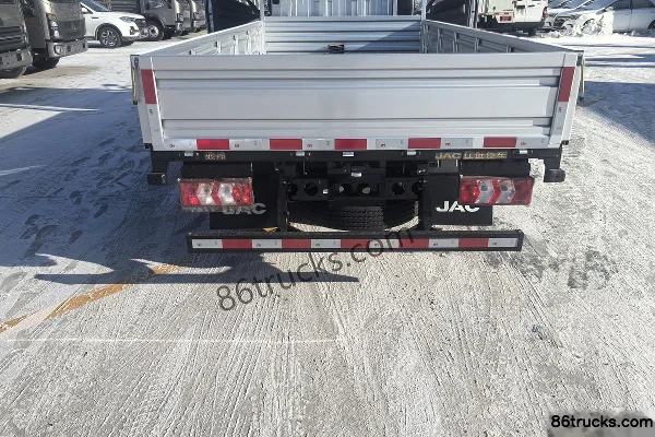 JAC A3 2.5L diesel 160 ch 4X2(6 roues) boîte 5 vitesses Xingrui camion léger plateau cabine simple 3,8 m Carrosserie (2) | 86Trucks