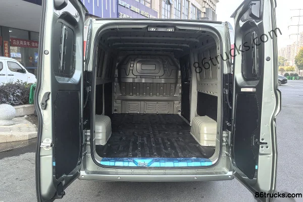 FARIZON Xingxiang V8E 2025 Smart Edition 2-Seat Pure Electric Panel Van Xuanwu 51.4kWh Cargo Box (1) | 86Trucks