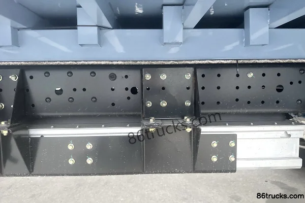 Lanjing Yue EN 4,18 m cabine simple fourgon électrique pur EVE 81,59 kWh 4X2(6 roues) Châssis (3) | 86Trucks