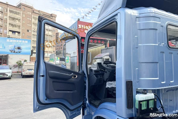 Lanqing Yue X7 Wide Body 4.18m single-row pure electric cage-type light truck BYD 200.3kWh 4X2(6 wheels) Cab (1) | 86Trucks