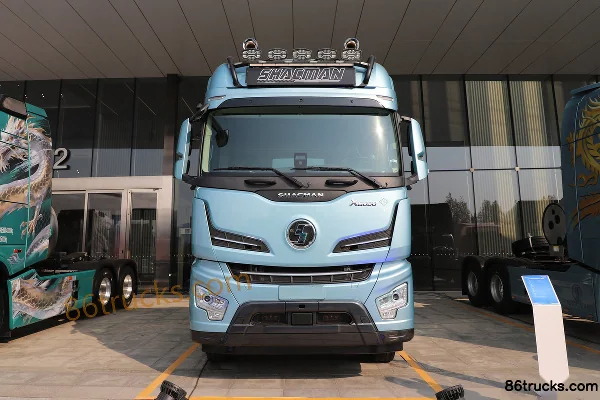SHACMAN Delong X6000 Premium Edition 15.7L LNG 720 ch 6X4(10 roues) Fast Gear 16-speed tractor truck Extérieur (2) | 86Trucks