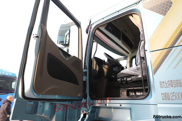 SHACMAN Delong X6000 Premium Edition 15.7L LNG 720 ch 6X4(10 roues) Fast Gear 16-speed tractor truck Cabine (1) | 86Trucks