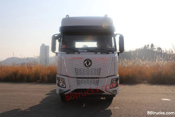 Dongfeng Changxing X7 14.8L LNG 540hp 6X4(10 wheels) Fast Gear 12-Speed Tractor Truck Exterior (2) | 86Trucks