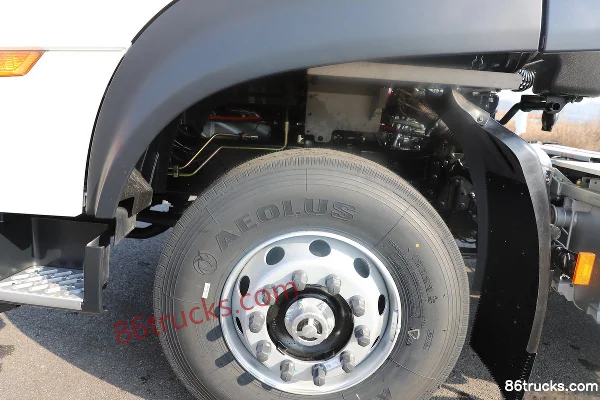 Dongfeng Changxing X7 14.8L LNG 540hp 6X4(10 wheels) Fast Gear 12-Speed Tractor Truck Chassis (1) | 86Trucks
