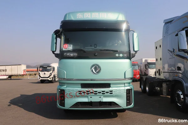Dongfeng Changxing X9 LNG/CNG 630 hp 6X4(10 wheels) Dongfeng 14-speed Tractor Truck Exterior (2) | 86Trucks