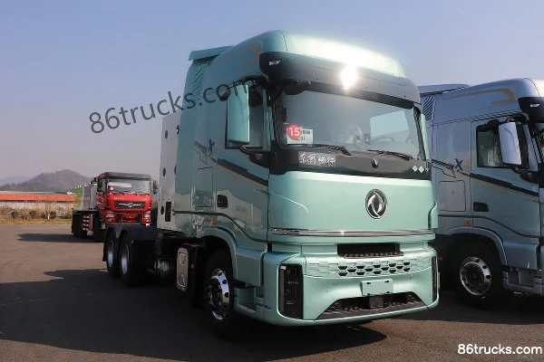Dongfeng Changxing X9 LNG/CNG 630 ch 6X4(10 roues) Dongfeng 14-speed tractor truck Extérieur
