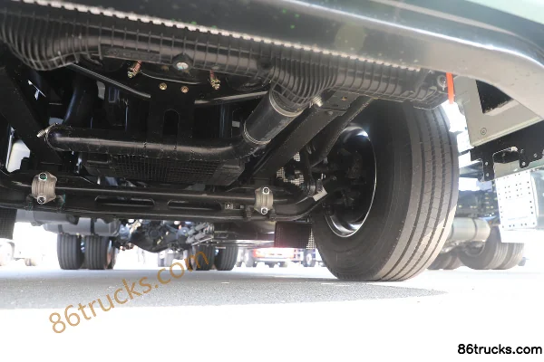Dongfeng Changxing X9 LNG/CNG 630 hp 6X4(10 wheels) Dongfeng 14-speed Tractor Truck Chassis (3) | 86Trucks